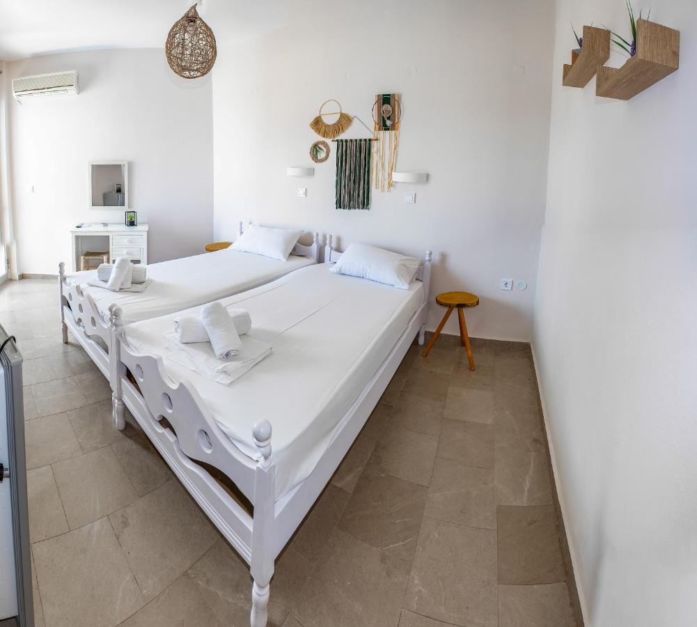 Bob'S Apartments Tolo Ngoại thất bức ảnh