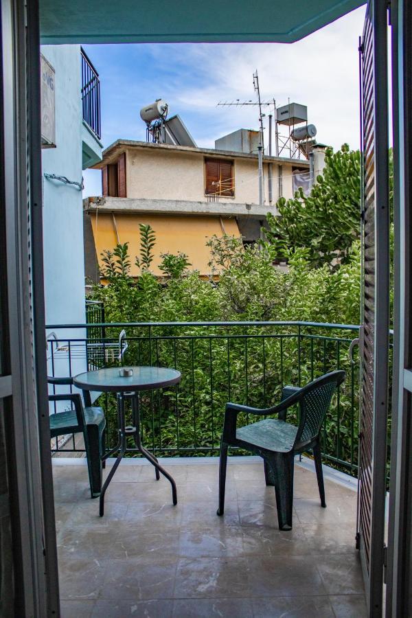 Bob'S Apartments Tolo Ngoại thất bức ảnh