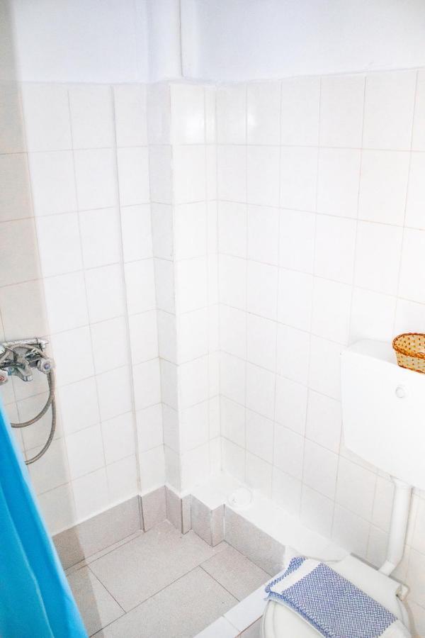 Bob'S Apartments Tolo Ngoại thất bức ảnh